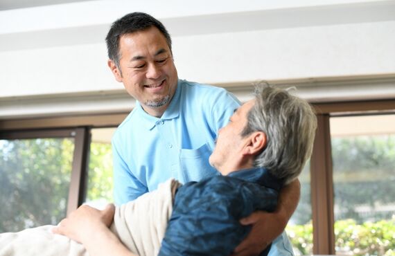 介護による腰痛や肩こりでお悩みの方へ | 川越駅から程近い鍼灸スポーツマッサージReone治療院へ 